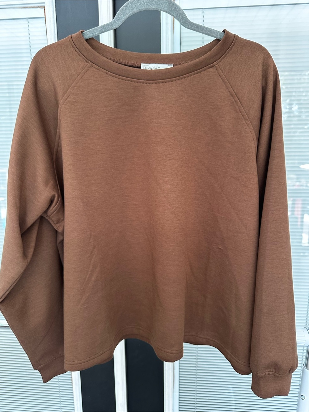 Size 2X Zenana brown semi crop sweatshirt scuba material. Never worn!